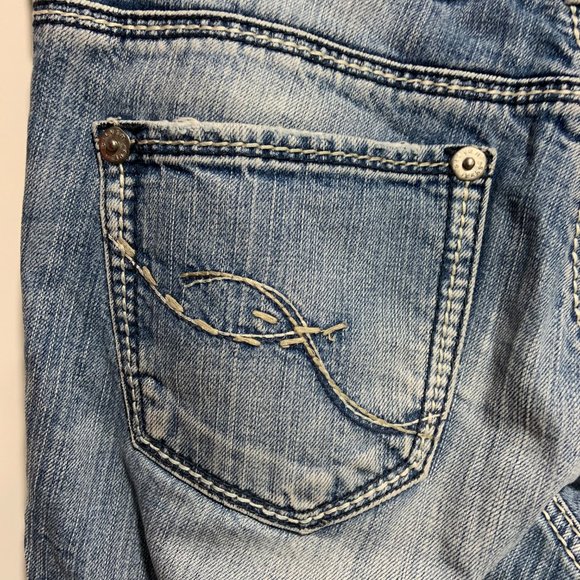 SOLD Silver Jeans Suki Mid Capri Embroidered Stretch - Picture 6 of 8